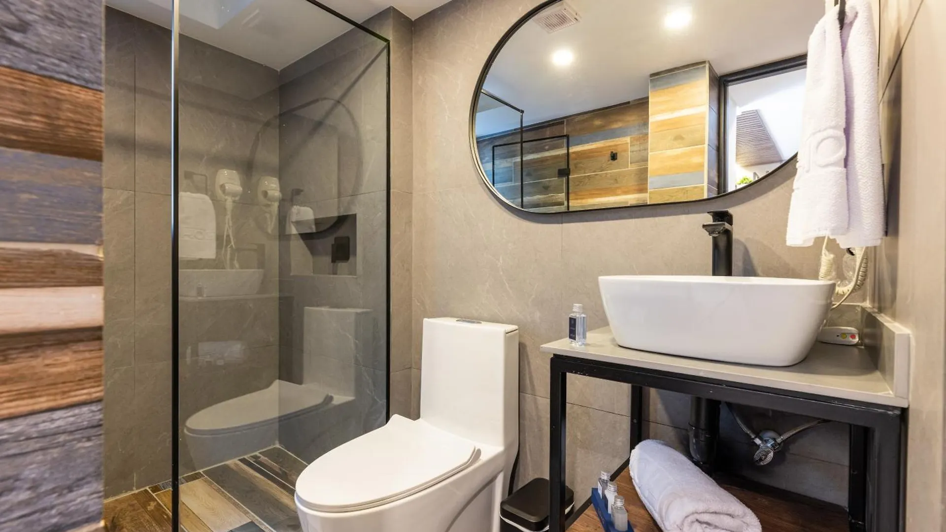 The Zoho Livin Hotel Medellin