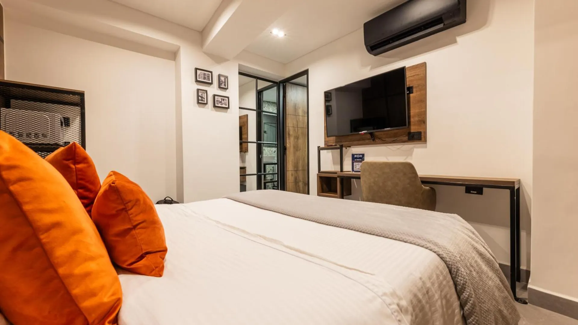 The Zoho Livin Hotel Medellin 4*,