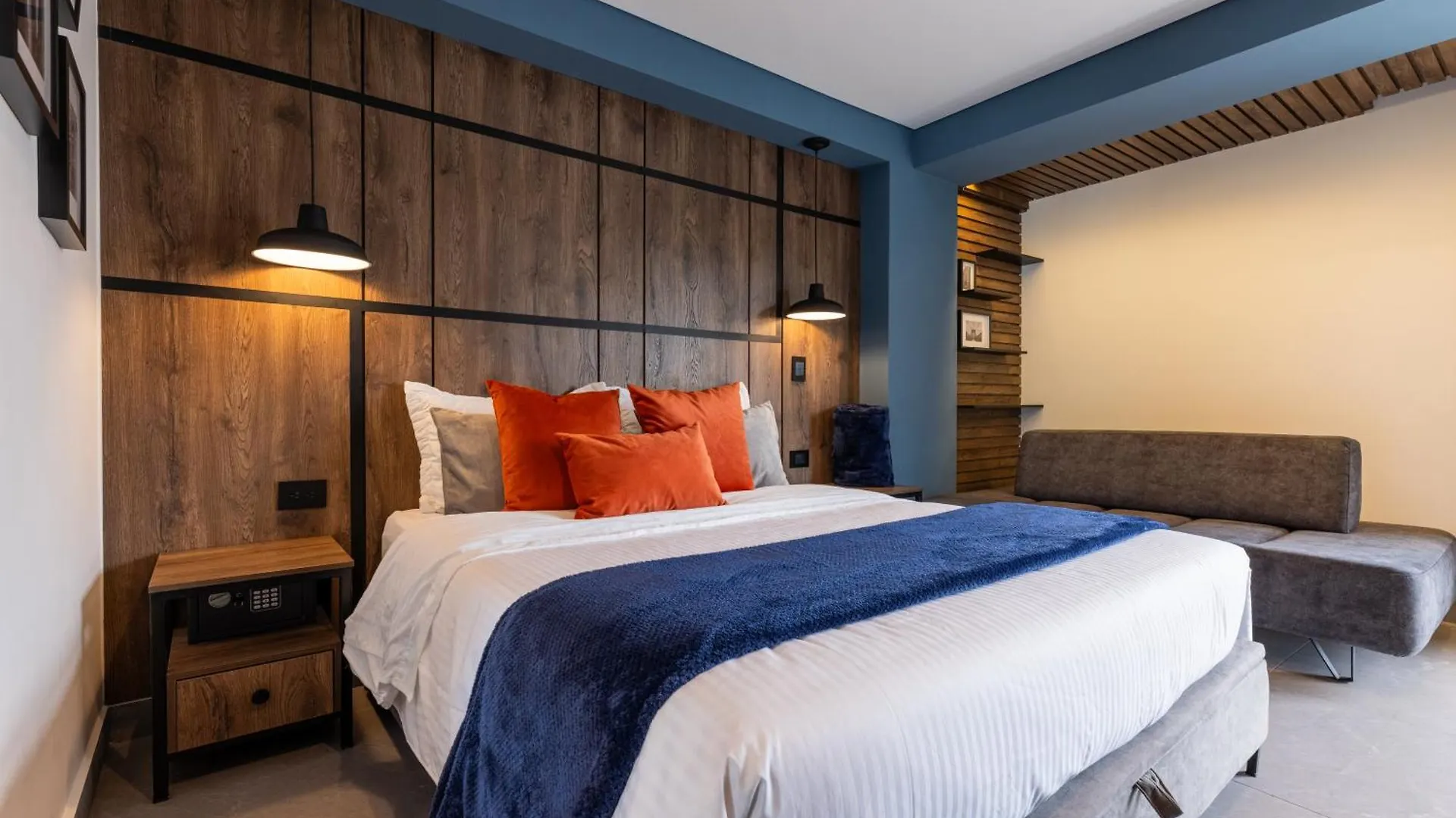 ****  The Zoho Livin Hotel Medellin Colombia