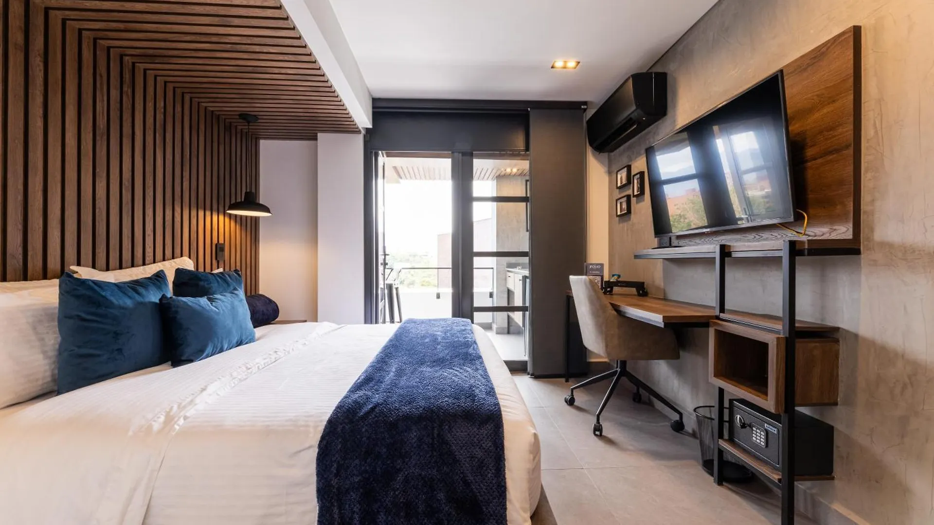 The Zoho Livin Hotel Medellin 4*,  Colombia