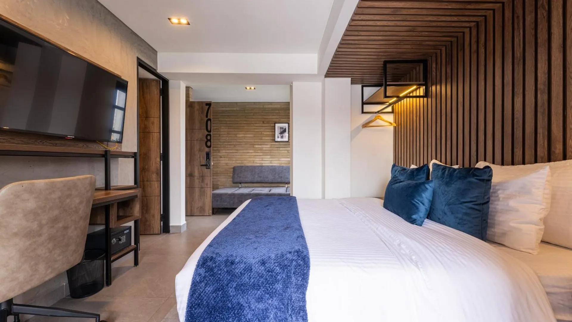 ****  The Zoho Livin Hotel Medellin Colombia